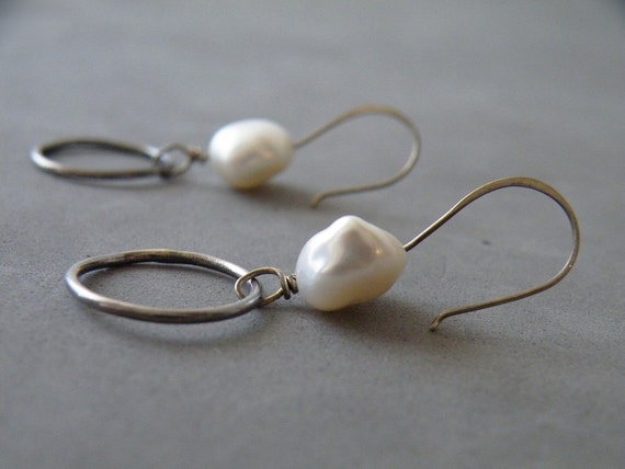 Fresh Water Pearl silver hoops, Pearl hoop earrings, June Birthstone Jewelry, Oxidized sterling silver dangle earrings