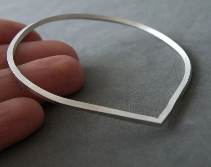 Teardrop Bangle Stacking Bangle Sterling Silver Oxidized Silver Contemporary Modern Geometric Jewelry by SteamyLab