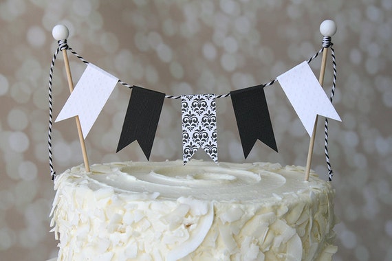 Noir Et Blanc Damasse Anniversaire Gateau Bunting Fanion Etsy Noir Et Blanc Damasse Anniversaire Gateau Bunting Fanion Etsy