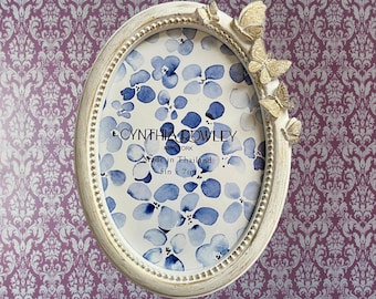 Cynthia Rowley NY 5 x 7 Inch Oval Ornate Photo Frame * White with Gold Butterflies * Picture Frame * Gallery Wall * Shelf Leg Standing