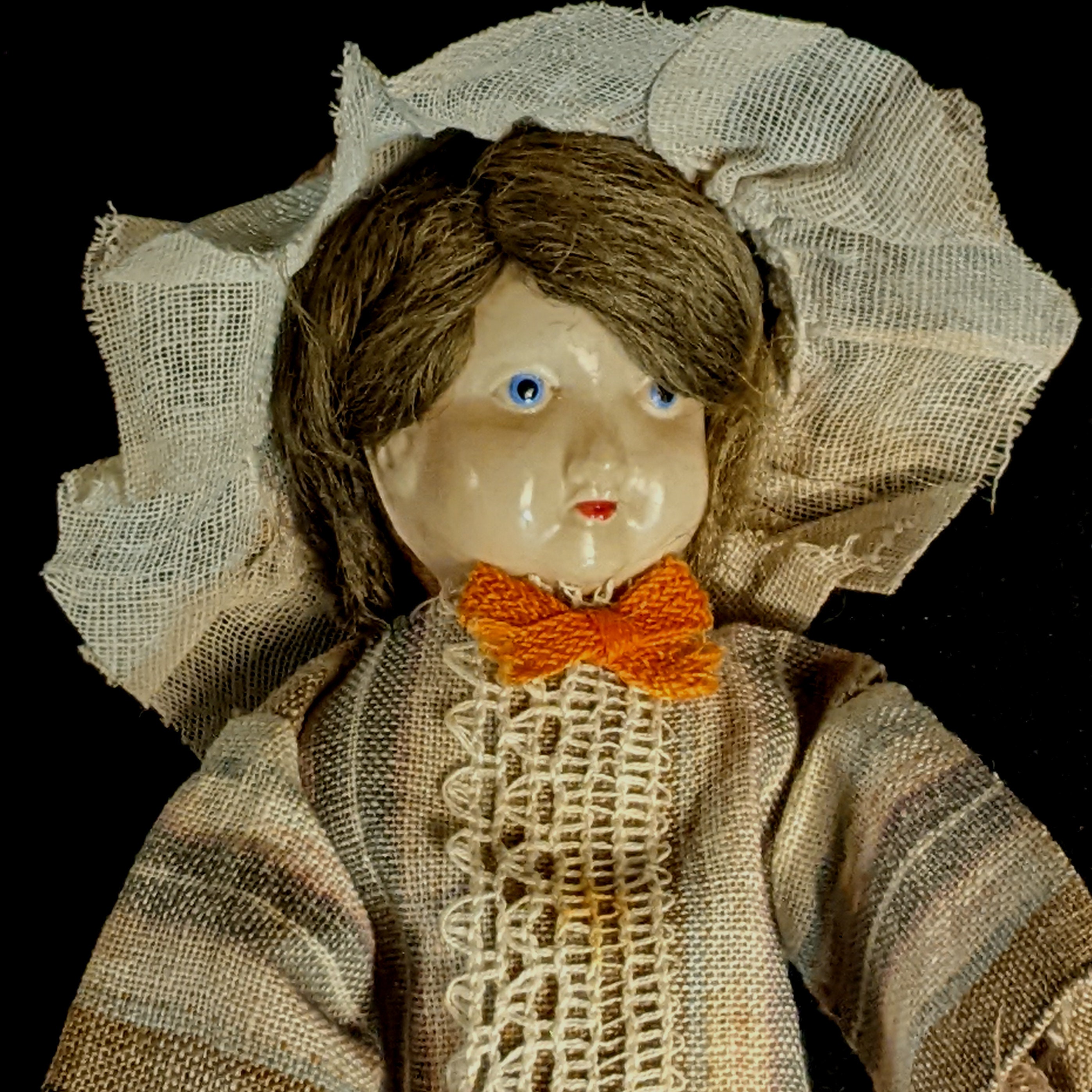 かわいい7インチのオリジナルアンティークセルロイド人形（動作しない