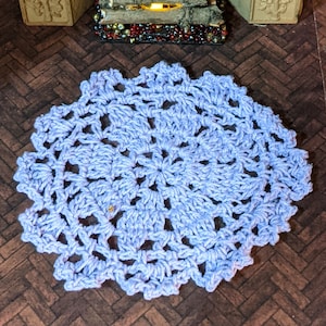 4&quot; Dollhouse Miniature Handmade Crochet Round Rug Lavender Purple 1:12