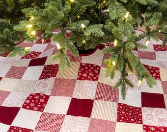 Quilted Christmas Tree Skirt, Patchwork Design, Farmhouse Decor