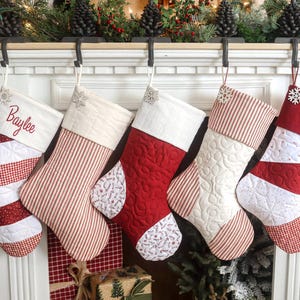 Bas de Noël matelassé : broderie facultative, motif patchwork, décoration de ferme