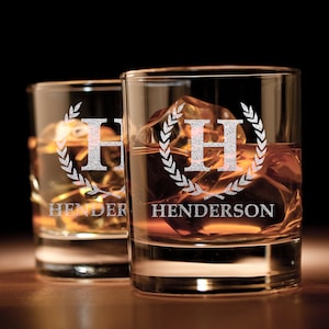 Vaso de whisky personalizado: vaso grabado para bourbon, whisky escocés o rocks (14 oz)