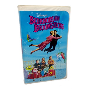 Bedknobs and Broomsticks VHS Tape Vintage 1971 Walt Disney Movie RARE Clamshell Case