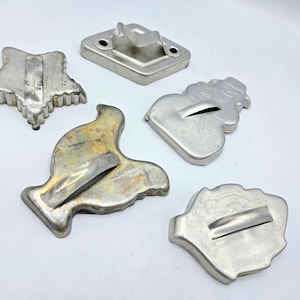 Vintage Mirro Cookie Cutters Lot of 5 Tin Silver Colored Aluminum Original Mid Century Kitchen RARE Biscuit Cutters Collectible