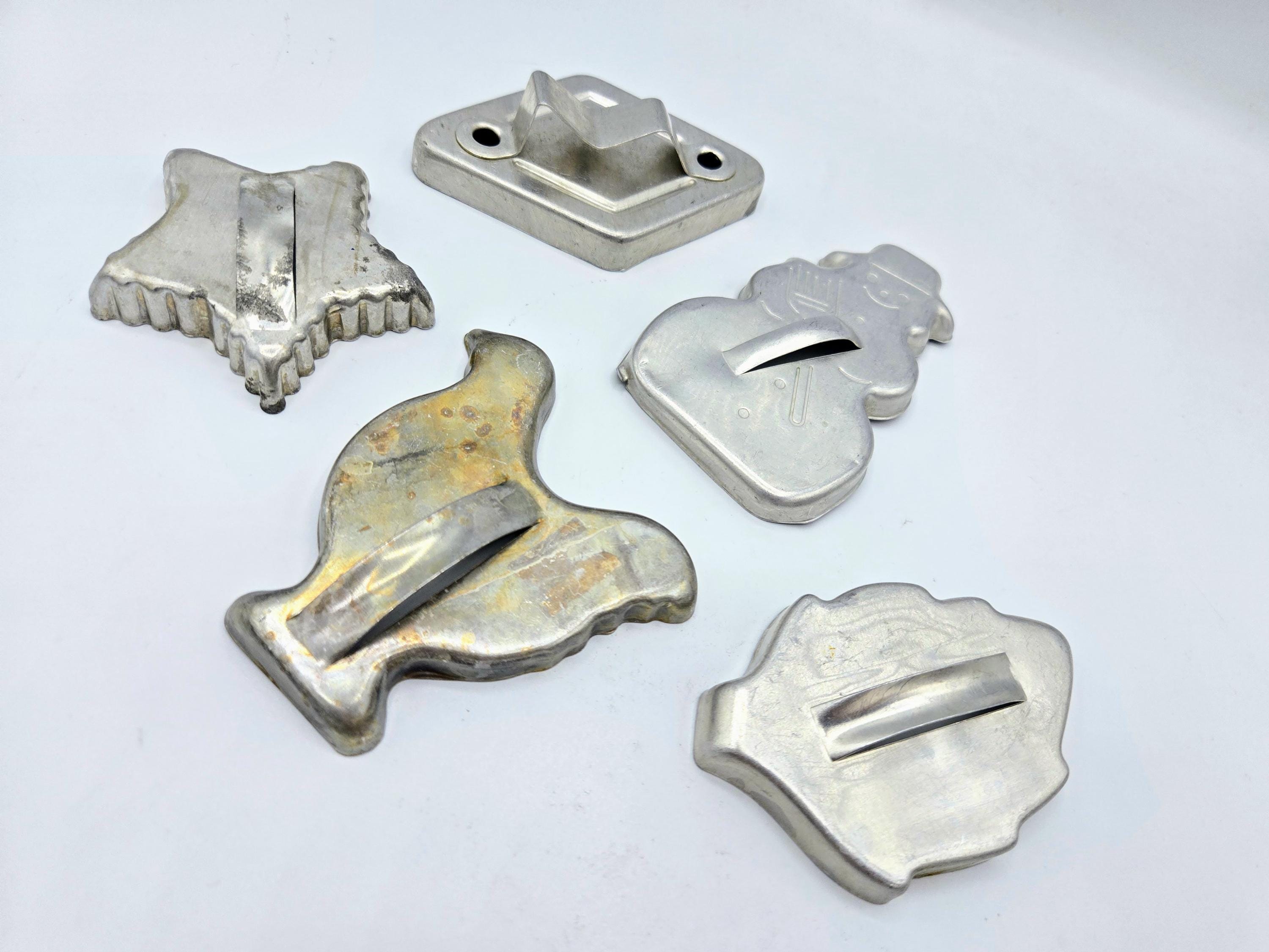 Vintage Mirro Cookie Cutters Lot of 5 Tin Silver Colored Aluminum Original Mid Century Kitchen RARE Biscuit Cutters Collectible