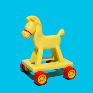 Muppet Babies Rolling Horse for Fozzy Bear Vintage McDonalds Action Figure Happy Meal Toy 1988 in complete vehicle only