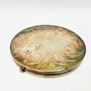Vintage Etched Floral Metal Compact Mid Century 30s 40s Retro Antique Max Factory Vanity Accessory Made in USA RARE MidCentury Powder Puff