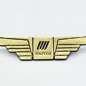 United Airlines Kiddie Wings 80s Flight Crew Plastic Pin RARE Collectible Button Flying Aviation Retro 1980s Travel Accessory