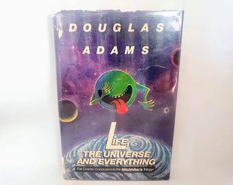 Życie, wszechświat i wszystko inne autorstwa Douglasa Adamsa, wydanie Book Club z obwolutą, 1982, Autostopowicze, dobry stan, twarda oprawa, RZADKA