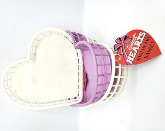 Heart Shaped Plastic Basket White or Lavender Hartin International Vintage 90s Plastic Storage Box