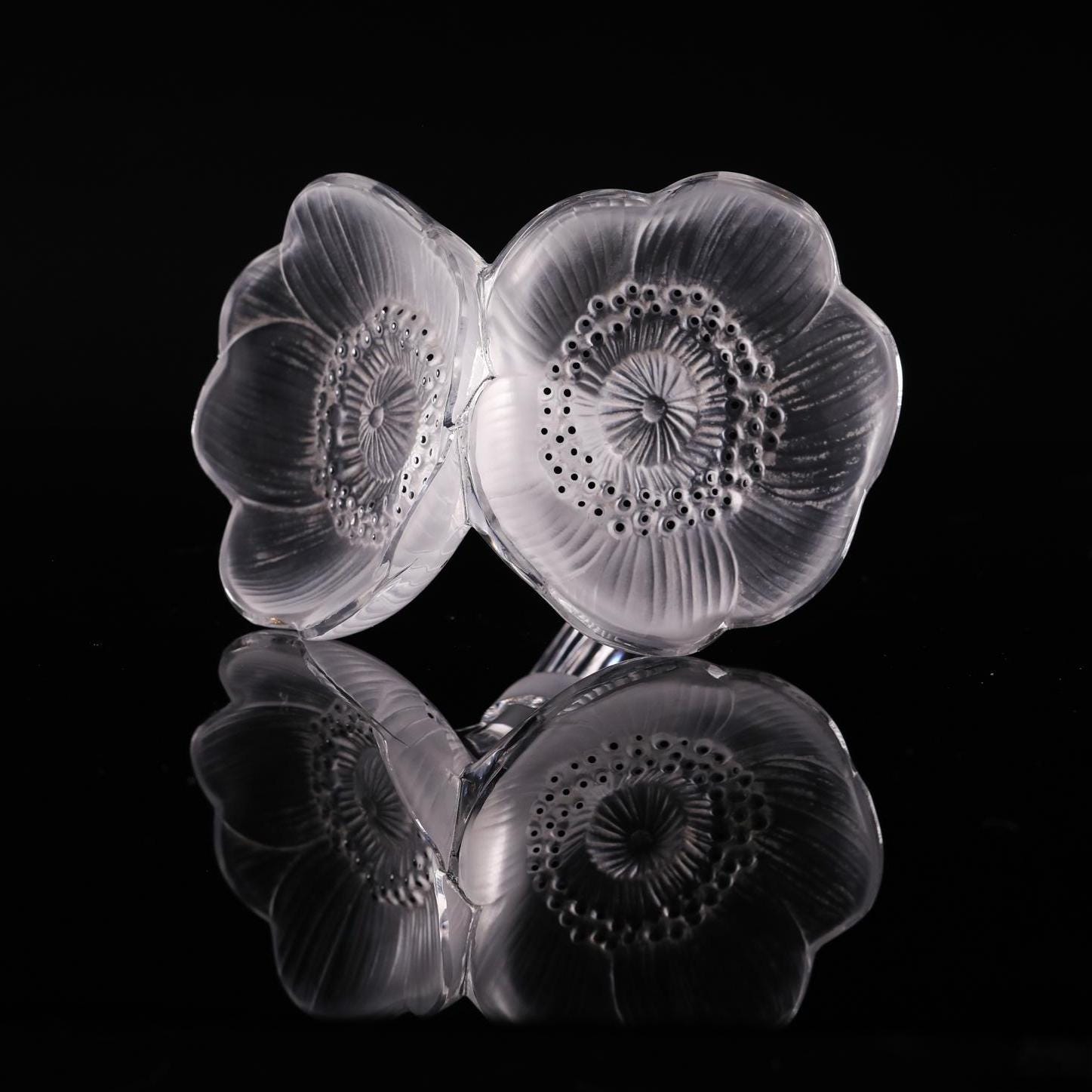 ラリック ❀アネモネの花❀ クリスタル 　「Lalique France」刻印 Lalique Crystal Anemone Flower Sculpture: Signed French Art Glass