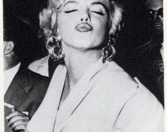 Marilyn Monroe (1960) Postcard
