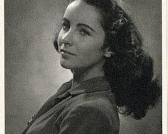 Elizabeth Taylor (1946) Postcard