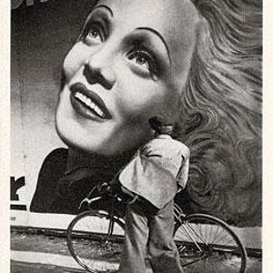 Postal de Marlene Dietrich de Brassai