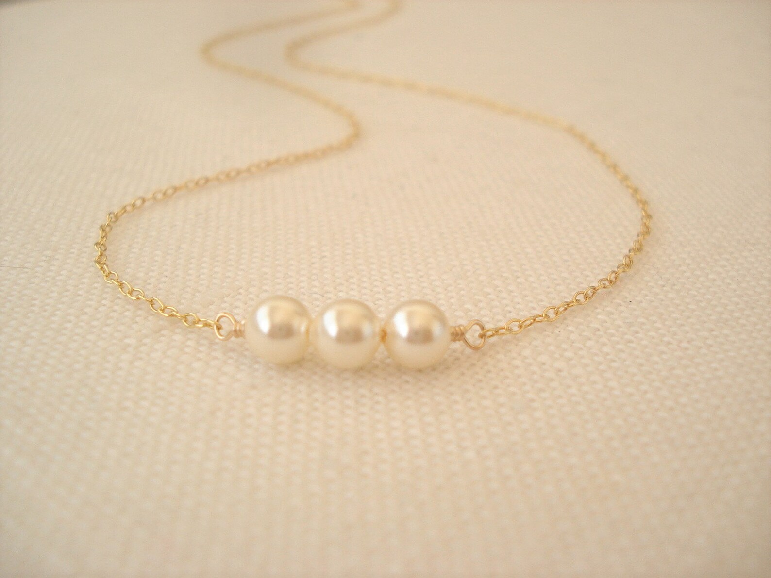 3 Tiny Pearls Necklace...simple Handmade Wedding Jewelry, Best Friend ...