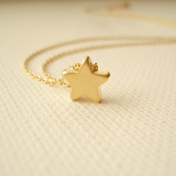 Tiny Star necklace... Gold, Silver or Rose gold Star, simple everyday, bridal jewelry, bridesmaid gift, flowergirl, best friends gift