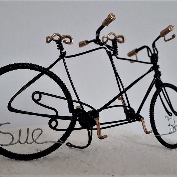 Einzigartige handgefertigte personalisierte Draht Tandem Fahrrad Skulptur für Ihre Hochzeitstorte.