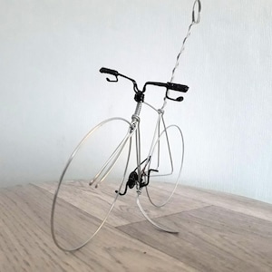 Porta numeri da tavolo a forma di bicicletta, decorazioni per matrimoni a tema ciclistico, idee per matrimoni a tema bicicletta.