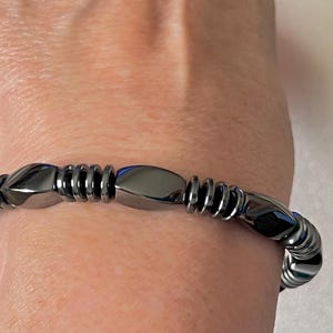 Classic Magnetic Bracelet featuring Extra Strength 8mm Magnetic Clasp