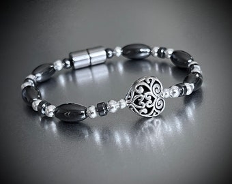 Magnetiskt armband med Brighton-stil filigranhjärta och risformade 6 x 12 mm magnetiska pärlor ~ Extra starkt magnetlås!