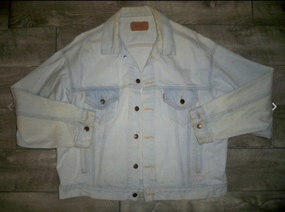 Vintage Levis Red Tag Light Wash Denim Jean Barn Trucker Jacket