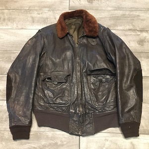 Vintage Vietnam Era G-1 US NAVY Naval Cockpit Bomber Flight Brown Leather Jacket. Size 40 Made in USA by Irvin Foster Sportswear