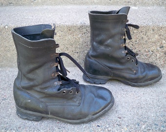 Botas militares de combate de cuero negro con doble hebilla estilo soldado, estilo vintage, para hombre, con punta blanda, talla 26,5 UE/8,5 EE. UU.