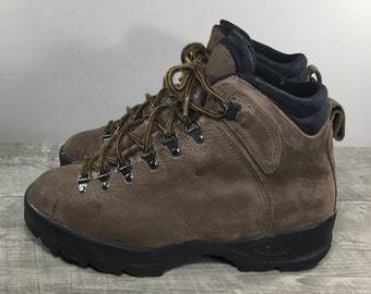 nike acg regrind hiking boots