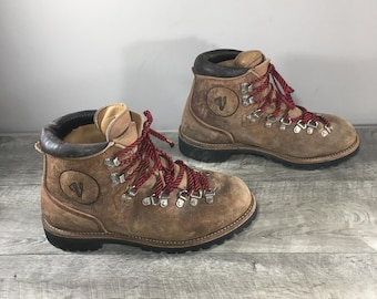 Vasque Mountaineering Hiking Men’s Boots Vintage Brown Backpacking Lace Up Hiker Size 9.5 Wide Made in USA