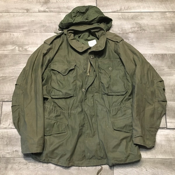 Ejército de EE. UU. M65 Militar OG-107 Chaqueta de abrigo de campo para clima frío Tamaño vintage Medio Regular Hecho en EE.UU.