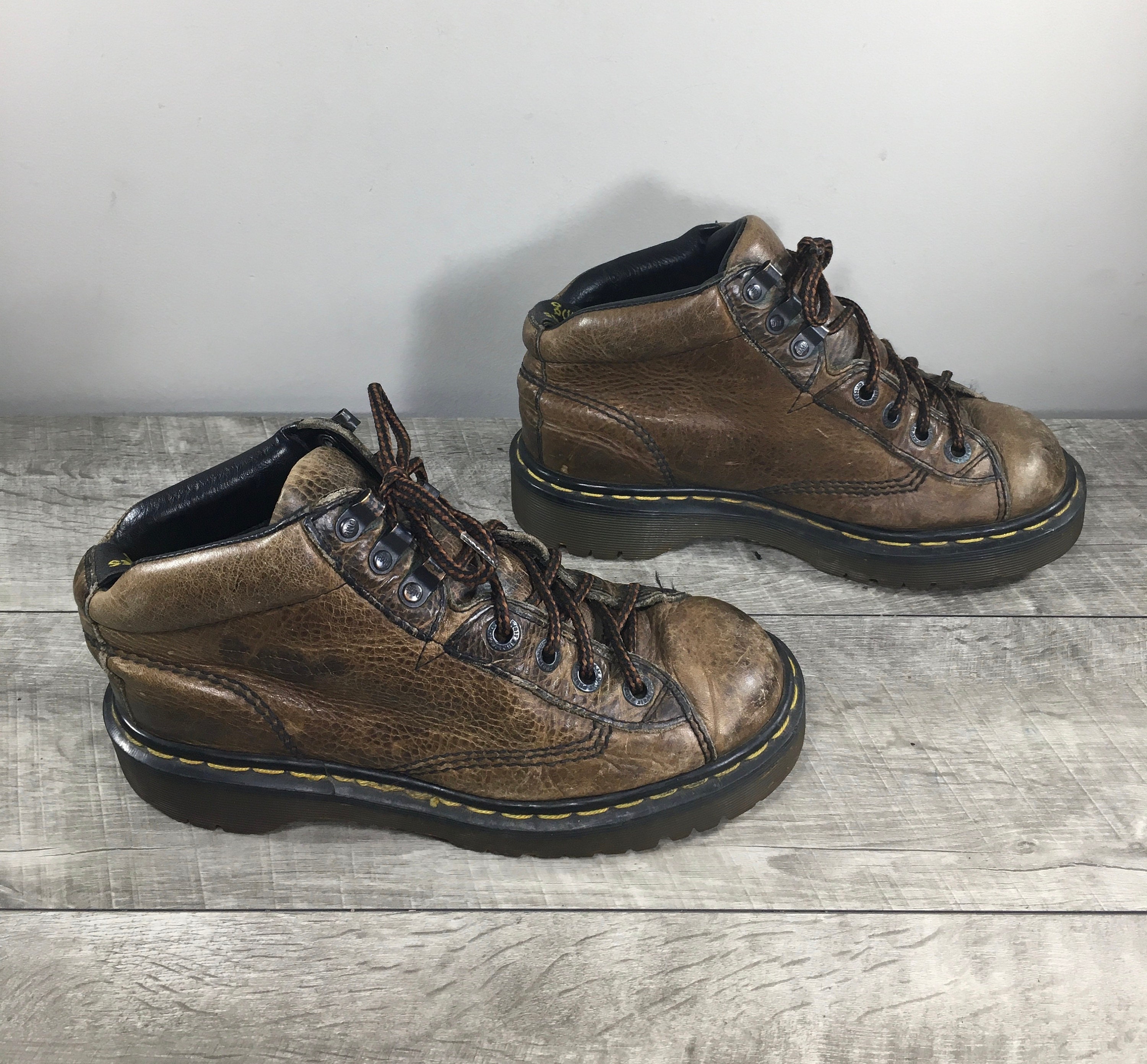 Dr. Martens Air Wair Womens 8287 Doc Vintage Chunky Grizzly