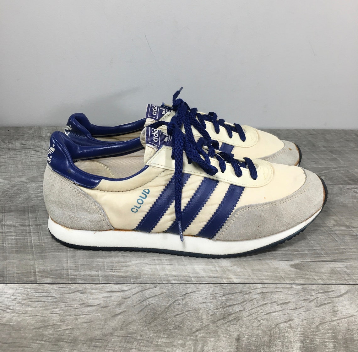 Vintage Adidas Cloud Women’s Athletic Lace Up Running Sneakers Kick Shoes Made in Taiwan Size 7, foto 2 di 5