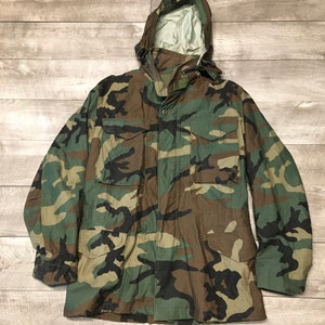 Vintage 1980s US Army Camo Parka Cold Weather Jacket Golden MFG Co Field Uniform Size Small Regular Made in USA