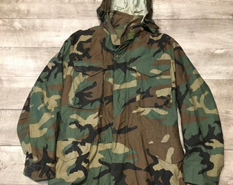 Vintage 1980s US Army Camo Parka Cold Weather Jacket Golden MFG Co Field Uniform Size Small Regular Made in USA