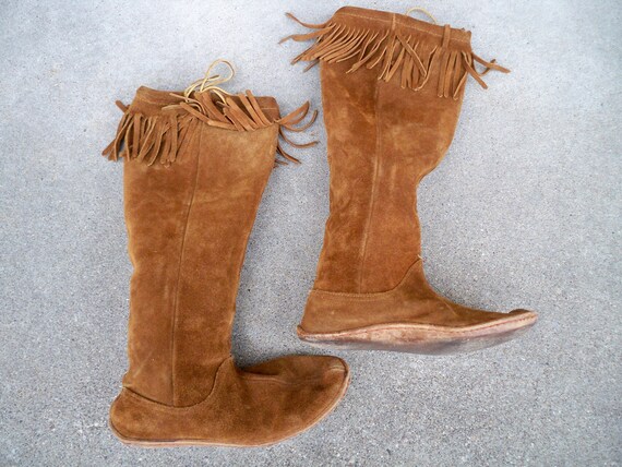 Vintage Brown Leather Moccasin Mukluk Renaissance Fringe Leather Hippie Women's Boots Size 7 Vintage Brown Leather Moccasin Mukluk Renaissance Fringe Leather Hippie Women's Boots Size 7