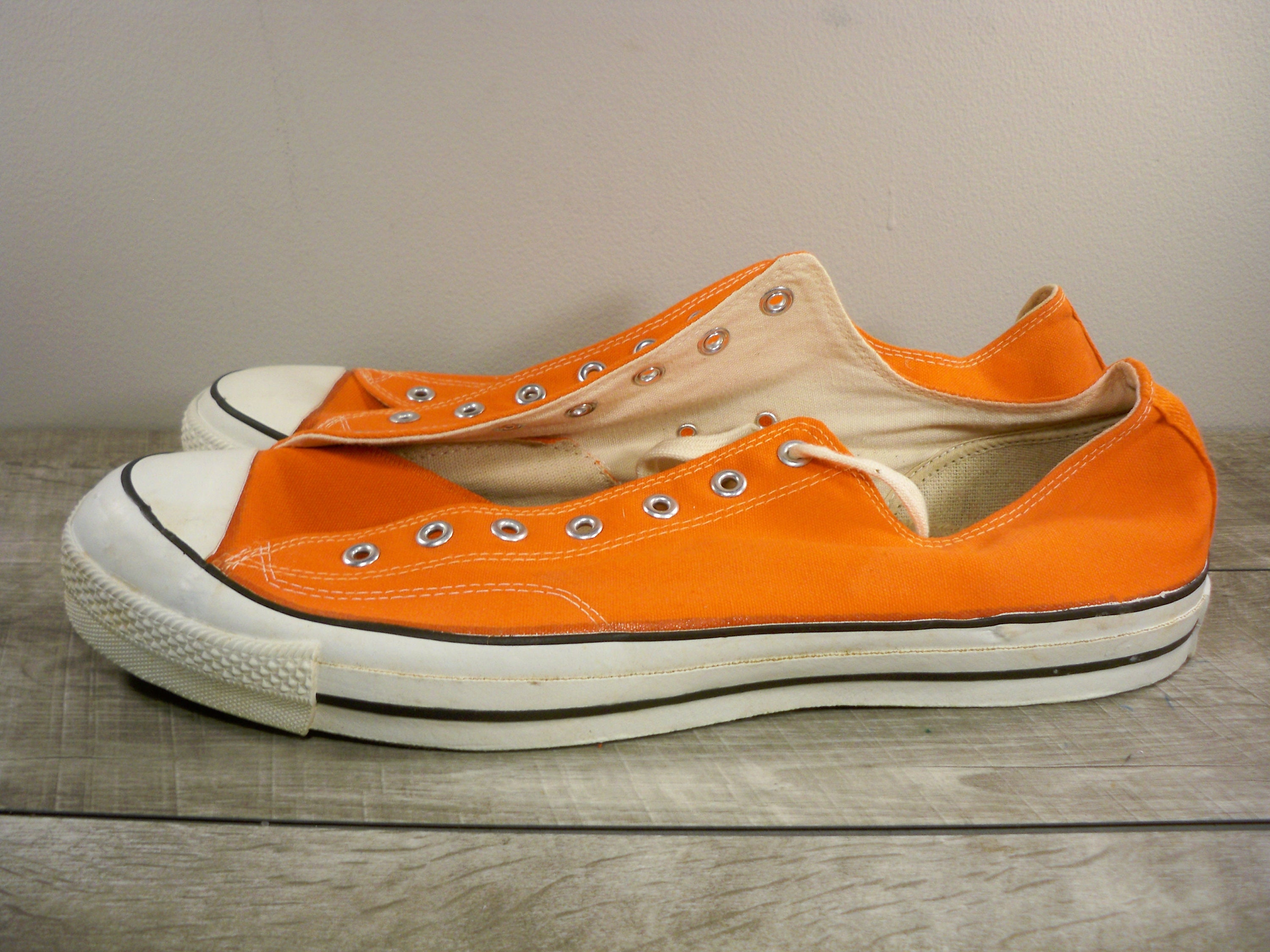 New Old Stock Vintage CONVERSE Chucks All Star Orange Canvas Low 