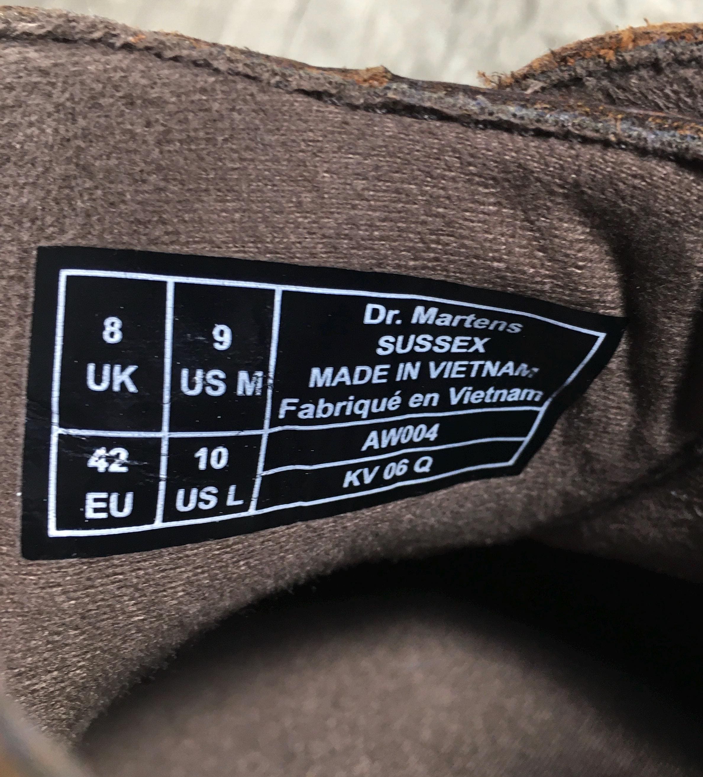 Dr. Martens Docs Industrial Sussex Chukka Bear Leather Work Men Boots UK 9 US 10 Amazon.com: Dr. Martens Work Sussex Dark Brown Bear Track UK  main image 3