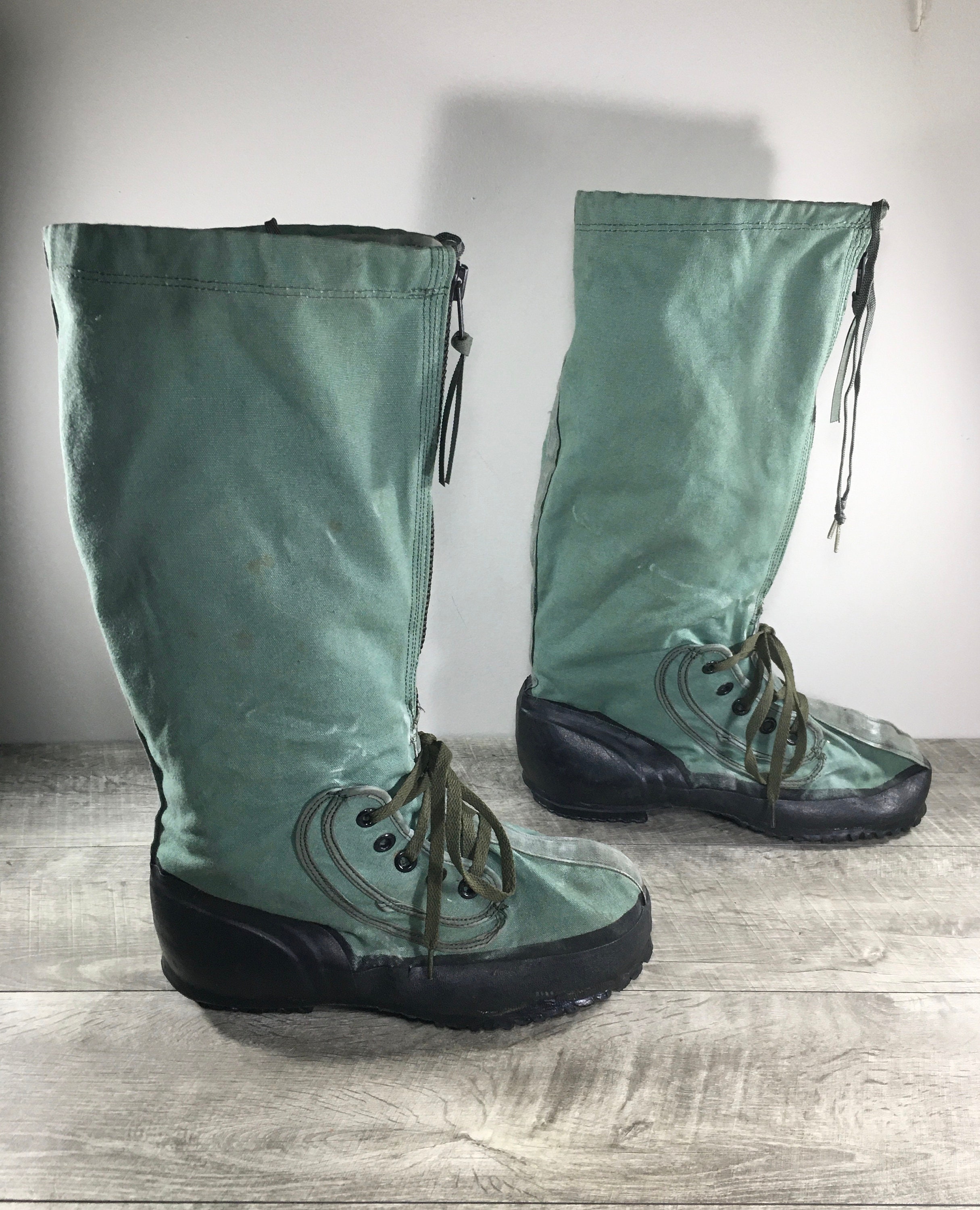 Vintage N-1B GI Arctic Extreme Weather Mukluk Lacrosse + Liner