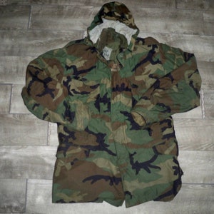 1980&#39;s Vintage US Army Camo Parka Cold Weather Jacket Military Clothes Uniform Size Medium Long
