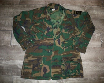Vintage US ARMY Vietnam Era Rip-Stop Uniform Camouflage Camo Jacket Size Small Regular