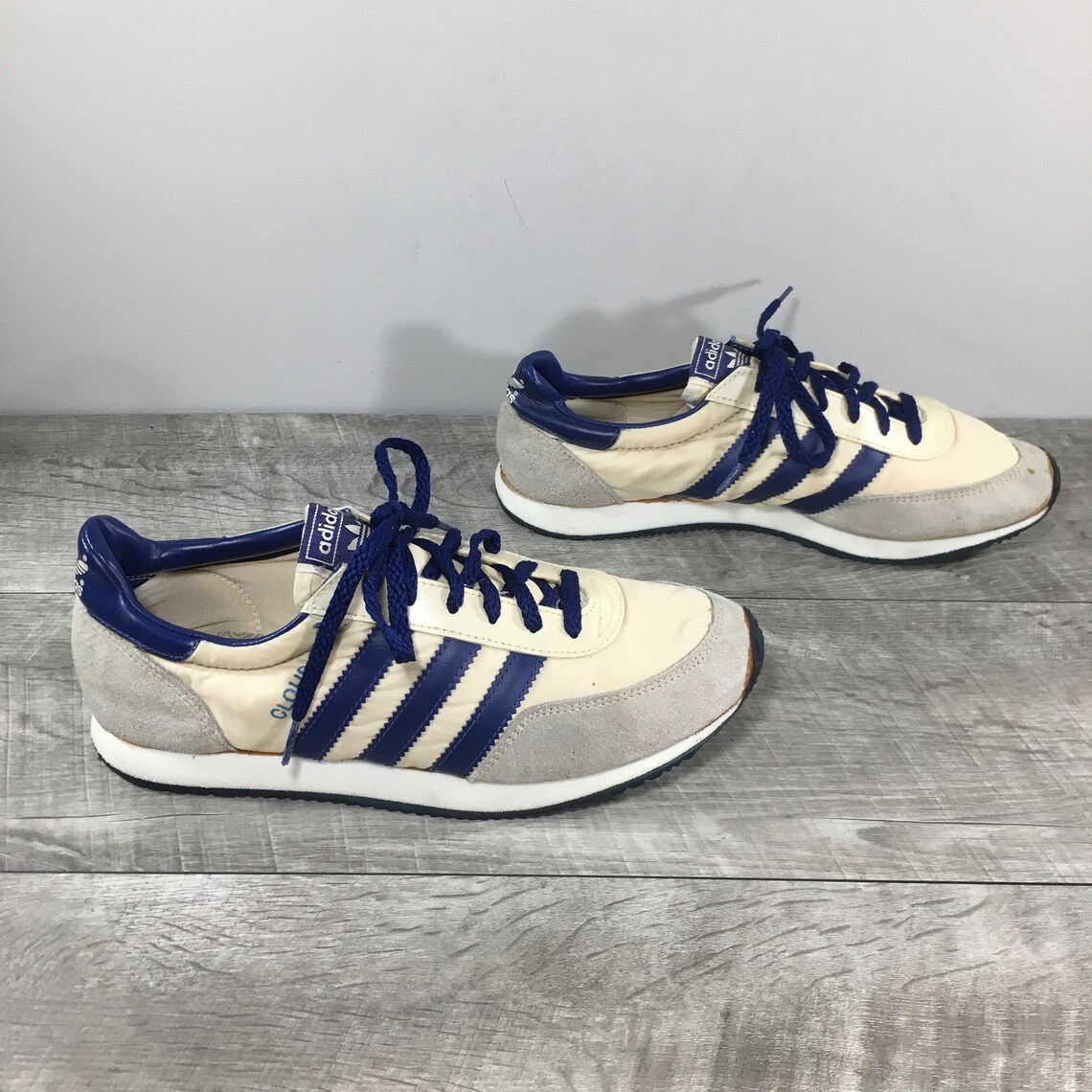 Vintage Adidas Cloud Women’s Athletic Lace Up Running Sneakers Kick Shoes Made in Taiwan Size 7, foto 1 di 5