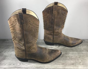 Smoky Mountain Boots Women's Studded Distressed Leather Rancher Western Cowboy Cowgirl Size 9 D Wide