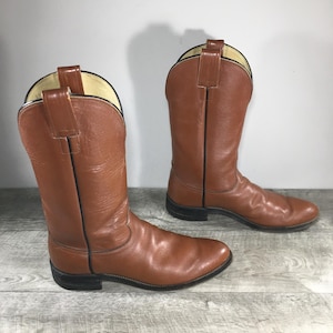Vintage Mens Olathe Smooth Brown Latte Leather Cowboy Western Pull On Boots Size 9.5 Narrow Made in USA