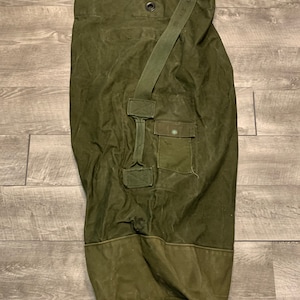 Vintage US Army Vietnam War Era BARRACK Laundry Clothing Duffle Duffel Bag Olive Drab Made in USA