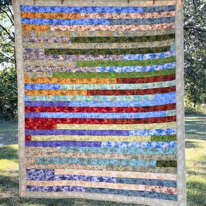Striped Lab Quilt With Musical Quilting Design image 1