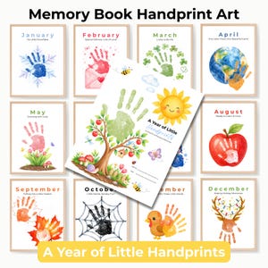 Può includere: Una collezione di dodici stampe artistiche mensili con impronte di mani e una copertina intitolata A Year of Little Handprints. Ogni pagina presenta un tema stagionale con illustrazioni ad acquerello e spazio per un'impronta, da gennaio a dicembre.