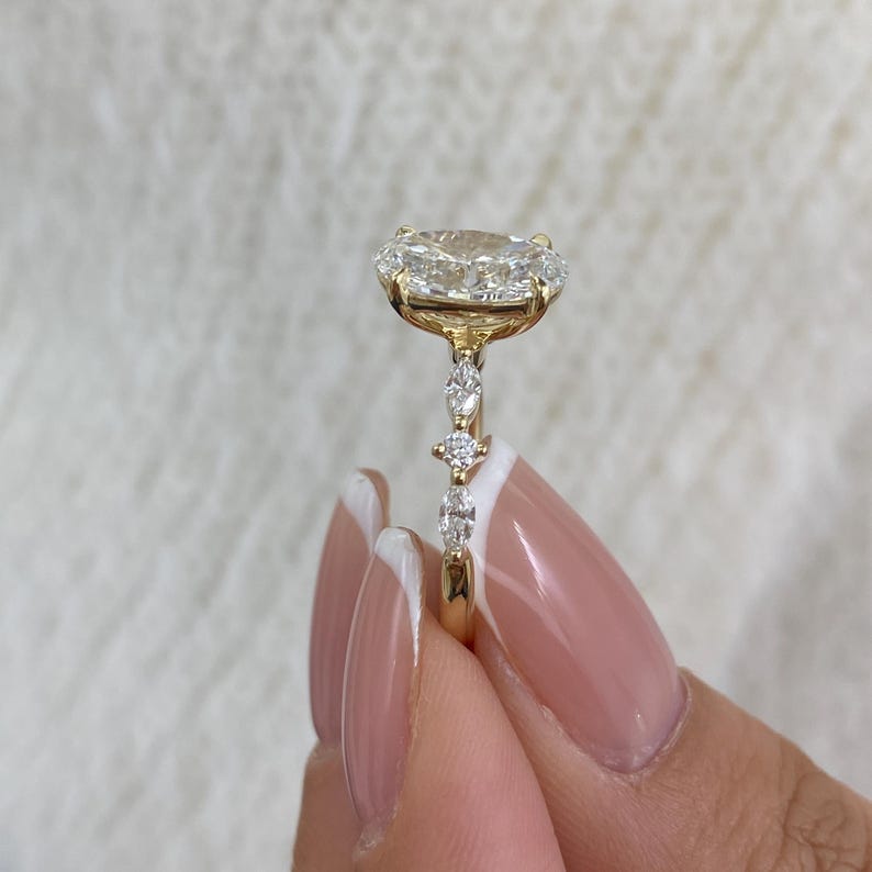 14K Yellow Gold Oval Cut Lab Created Diamond Ring, 2.3ct E/VVS2 IGI ...